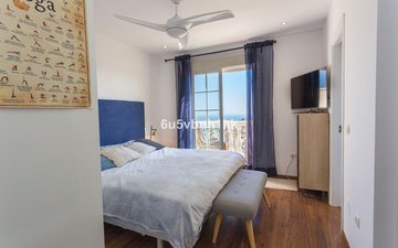 Property slide 32