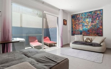 Property slide 10