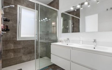 Property slide 14