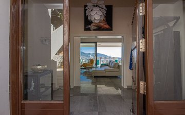 Property slide 25