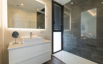 Property slide 32