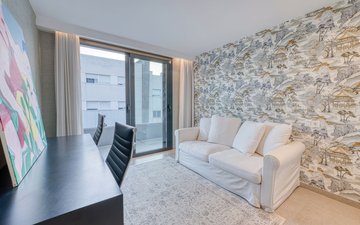 Property slide 32