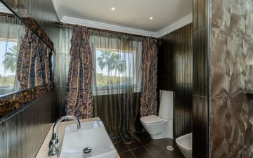 Property slide 32