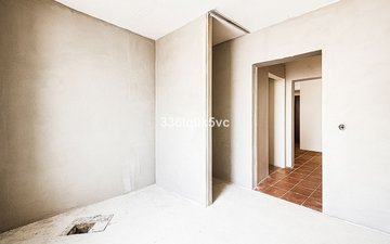 Property slide 32