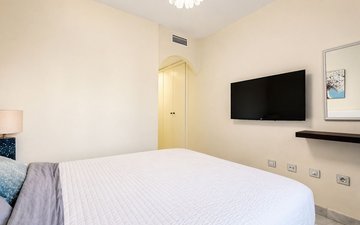Property slide 18