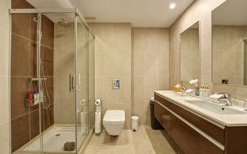 Property slide 18