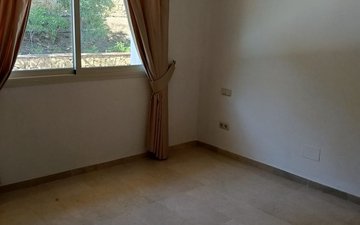Property slide 22