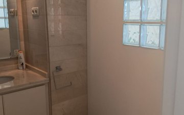 Property slide 32