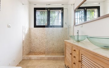 Property slide 19