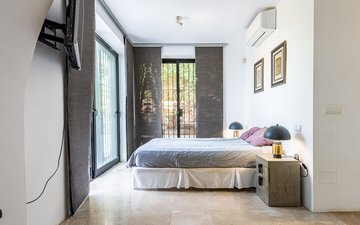 Property slide 22