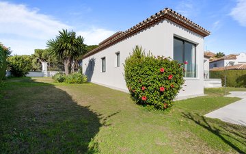 Property slide 32