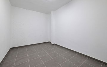 Property slide 21
