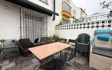 Property slide 32