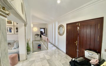 Property slide 32