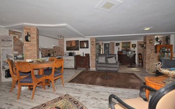 Property slide 22
