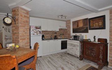 Property slide 24