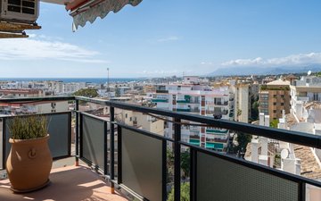 Property slide 32