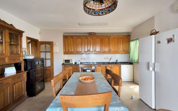 Property slide 32