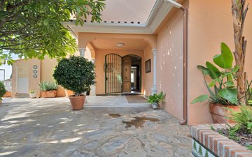 Property slide 62