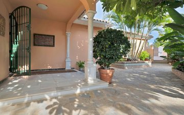 Property slide 76