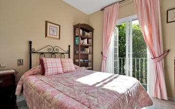 Property slide 77