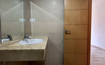Property slide 32