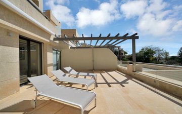 Property slide 32