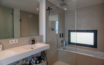 Property slide 20