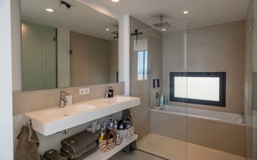Property slide 21