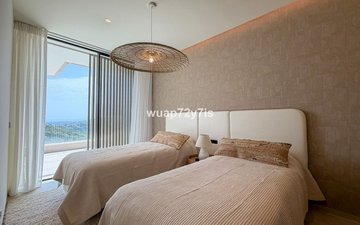 Property slide 32