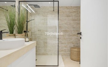 Property slide 32