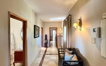 Property slide 32