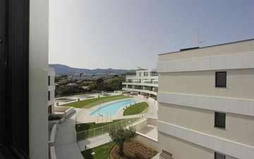 Property slide 32