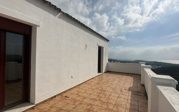 Property slide 32