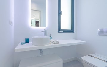 Property slide 32