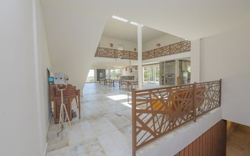 Property slide 32