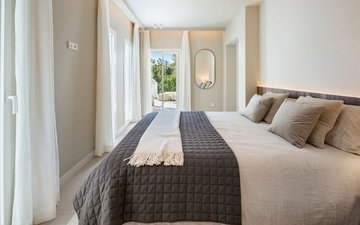 Property slide 21