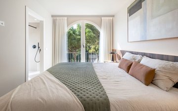 Property slide 25