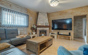 Property slide 48