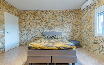 Property slide 66