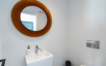 Property slide 32