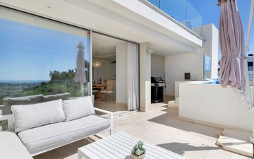 Property slide 32