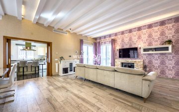 Property slide 10
