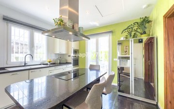 Property slide 16
