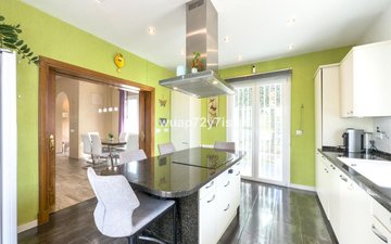 Property slide 19