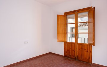 Property slide 18