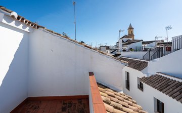 Property slide 32