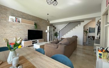 Property slide 7