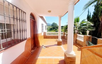 Property slide 32