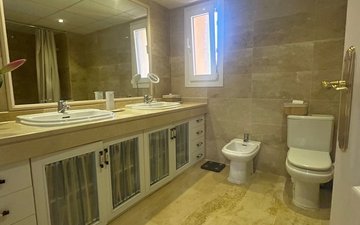 Property slide 32